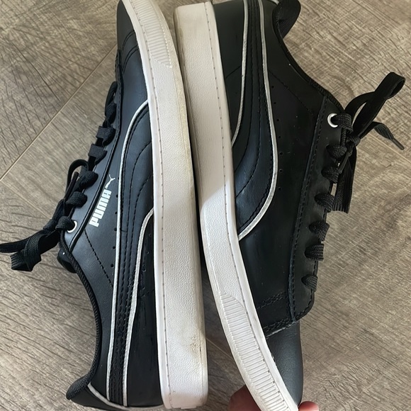 Women’s Puma soft foam sneakers - Picture 3 of 5